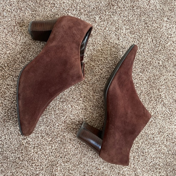 Anne Klein suede ankle boots 7.5 - Picture 3 of 4